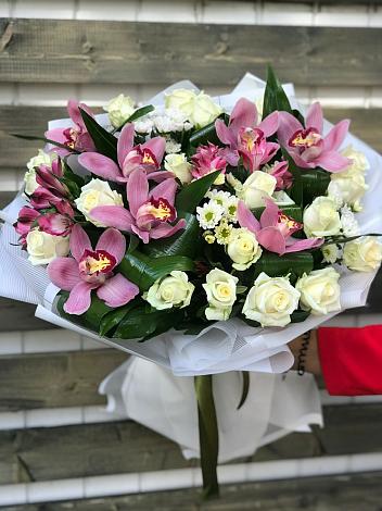 Букет цветов из: Розы и Хризантемы в Оленино