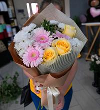 Букет цветов из:  Герберы, Розы и Хризантемы в Оленино