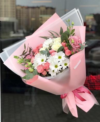 Букет цветов из: Розы, Лизиантусы и Хризантемы в Оленино